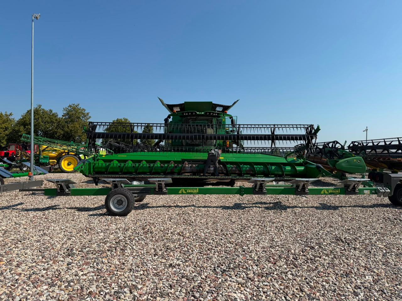 Комбайн John Deere - S780, 2022 (+ жниварка, візок)
