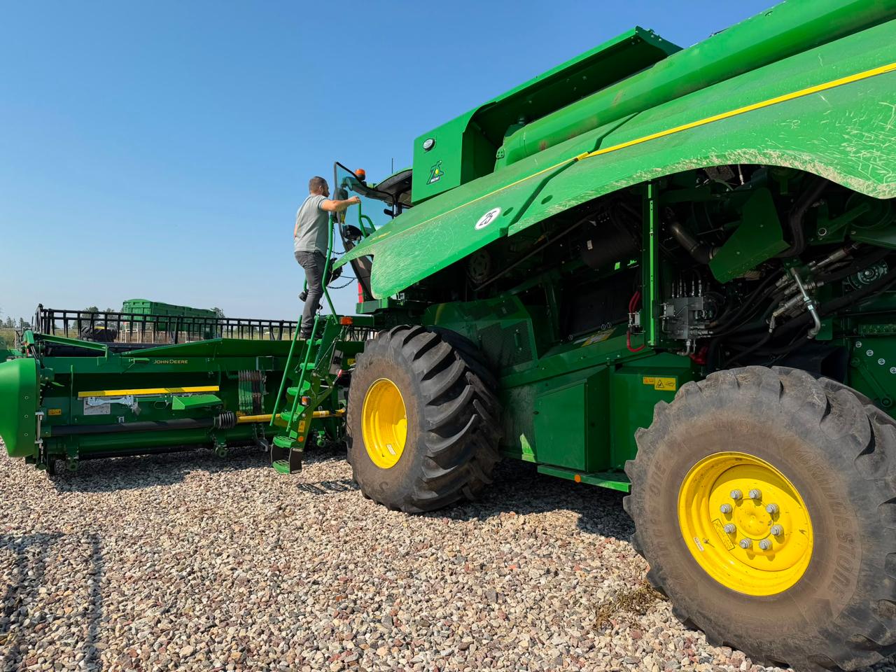 Комбайн John Deere - S780, 2022 (+ жниварка, візок)