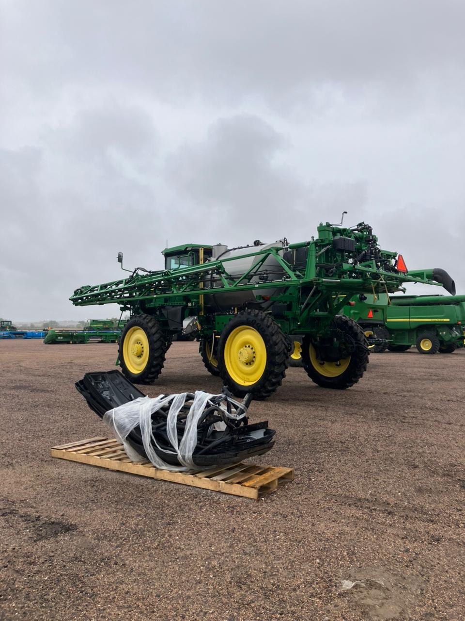 Опрыскиватель John Deere - 412R, 2022
