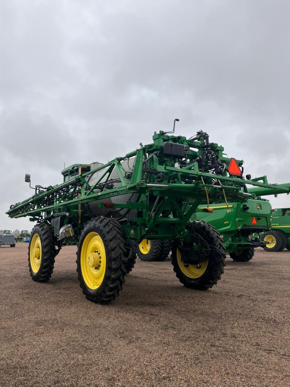 Опрыскиватель John Deere - 412R, 2022