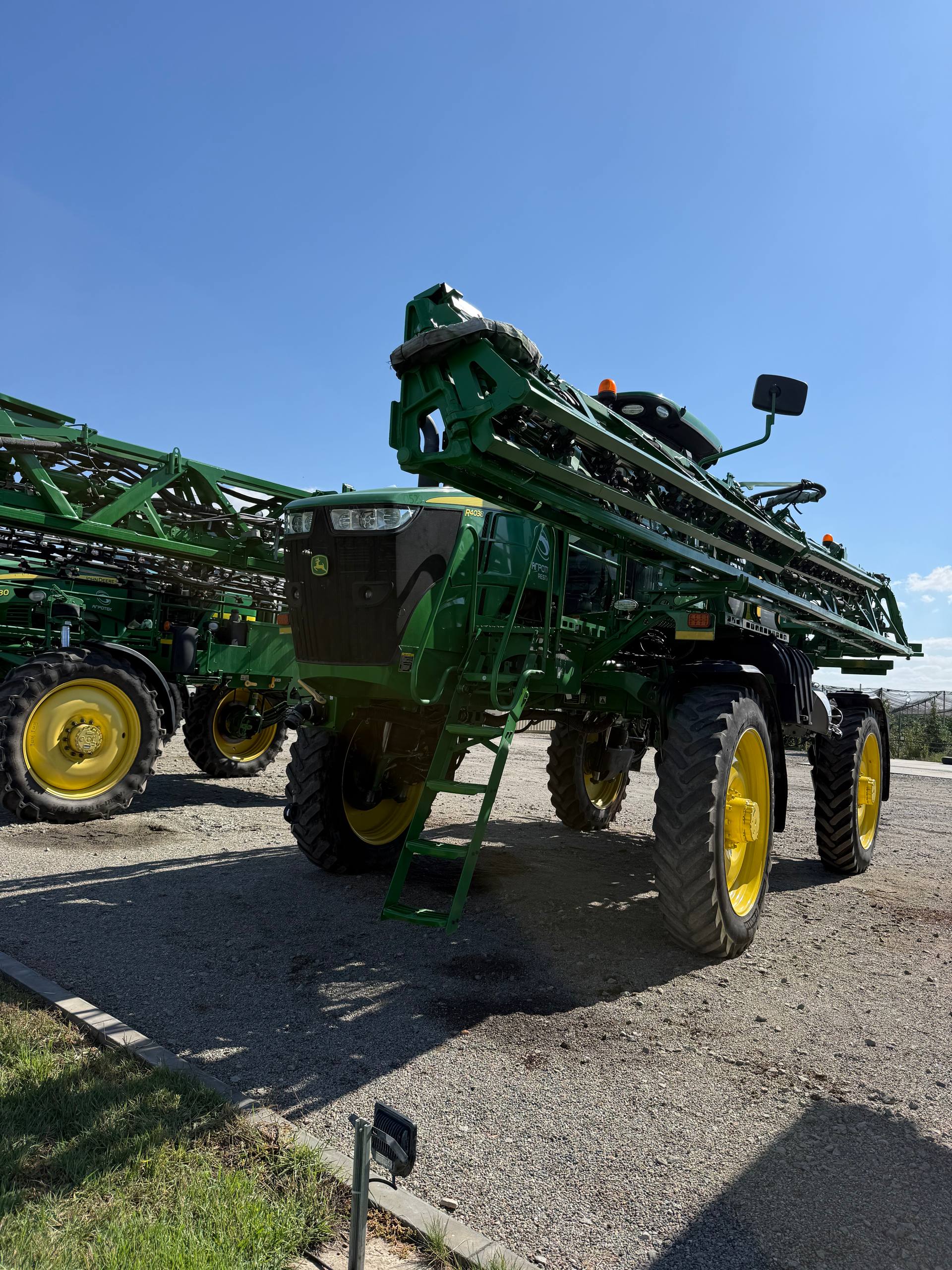Опрыскиватель John Deere - R4038, 2021