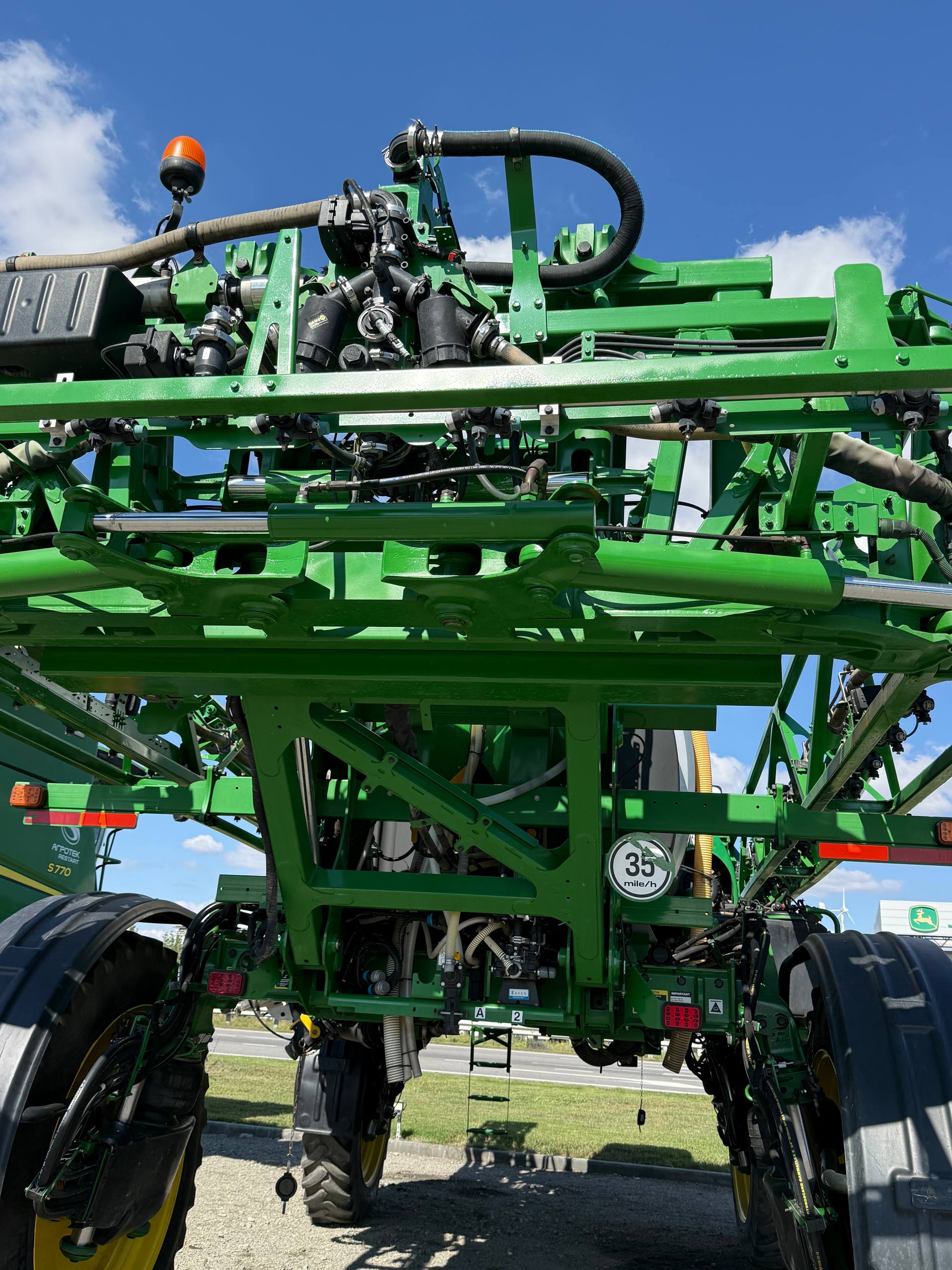 Опрыскиватель John Deere - R4038, 2021