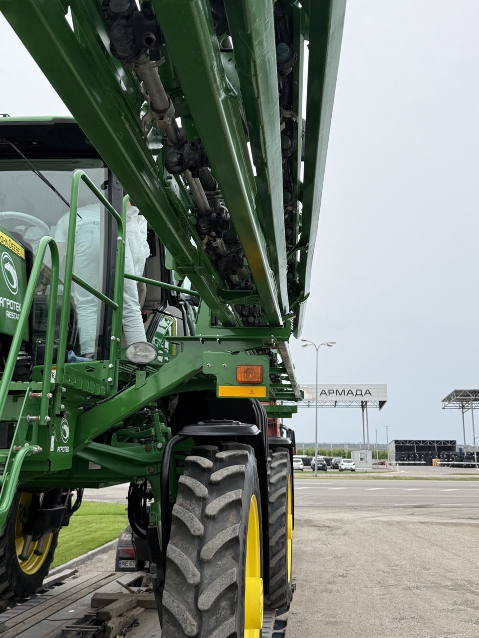 Обприскувач John Deere - R4038, 2014