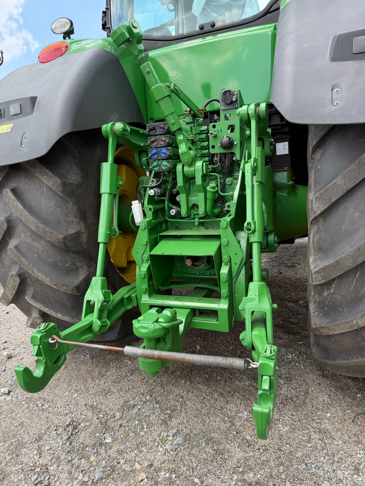 Трактор John Deere - 8335R, 2012