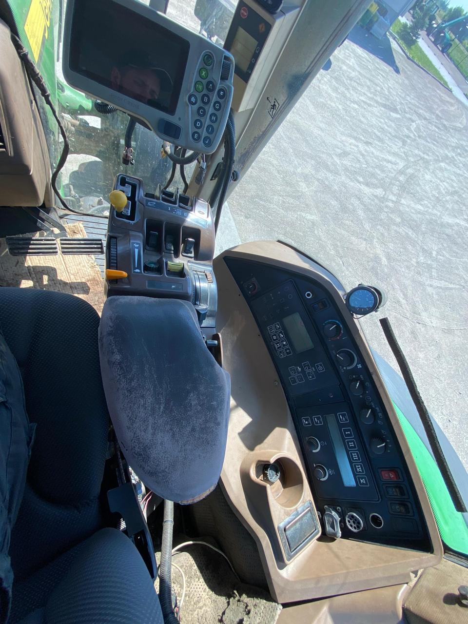 Трактор John Deere - 8520, 2004