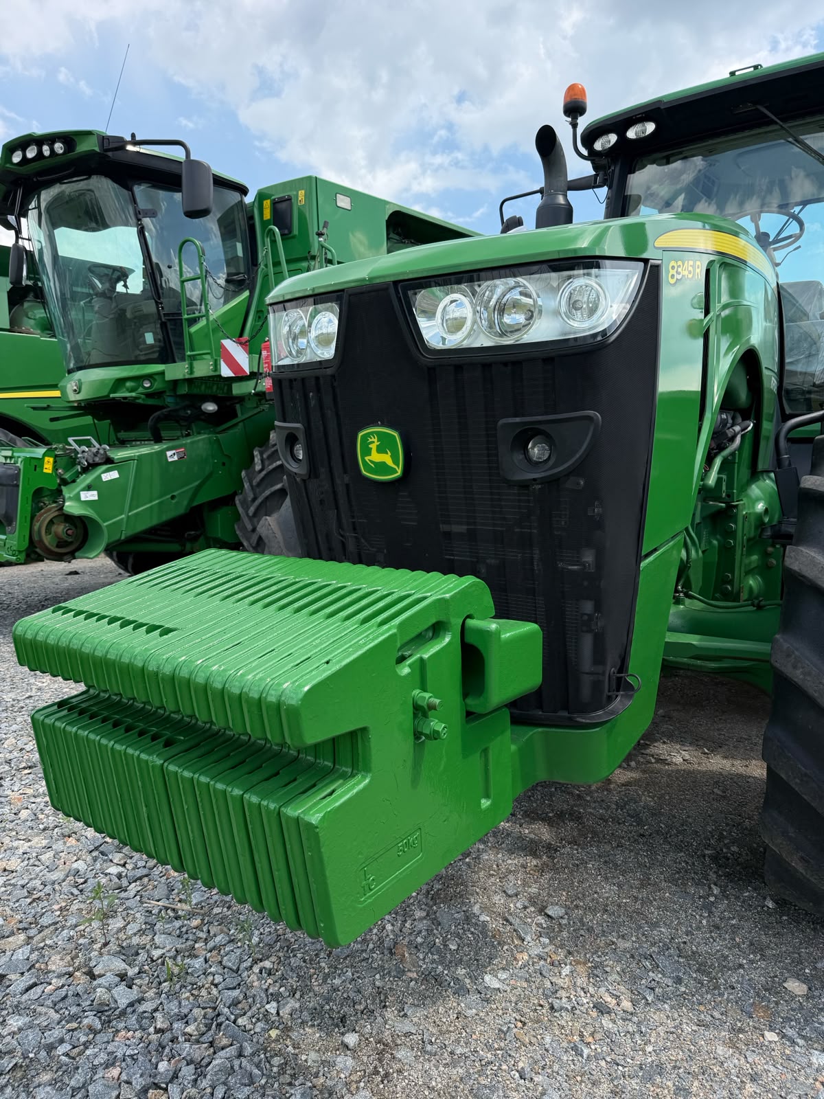 Трактор John Deere - 8335R, 2012