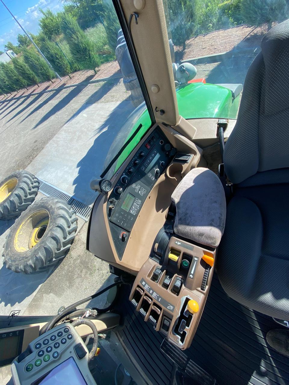 Трактор John Deere - 8520, 2004