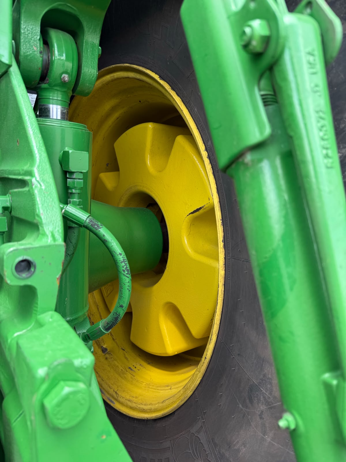 Трактор John Deere - 8335R, 2012