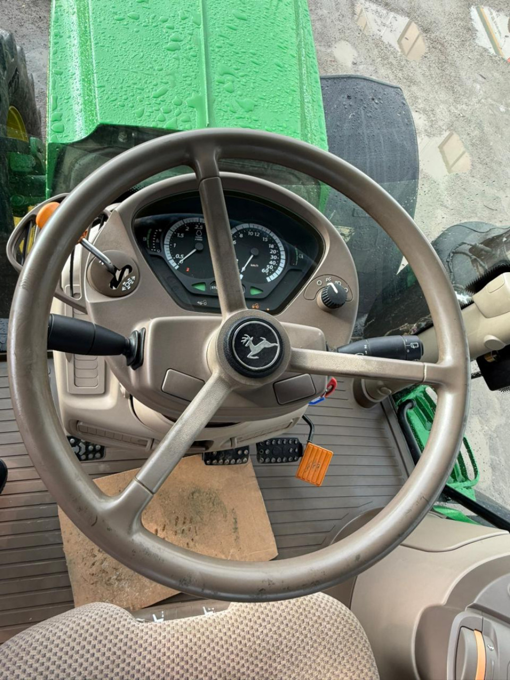 Трактор John Deere - 6215R, 2016