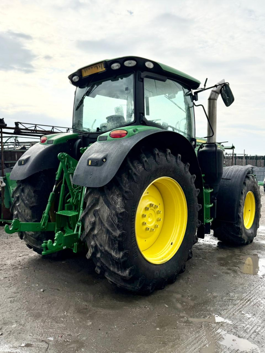 Трактор John Deere - 6215R, 2016