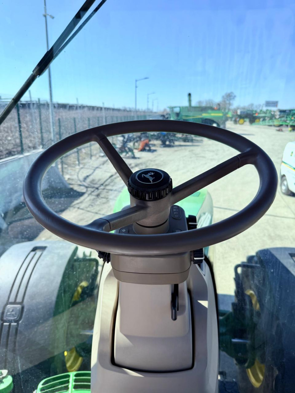 Трактор John Deere - 8310R, 2013
