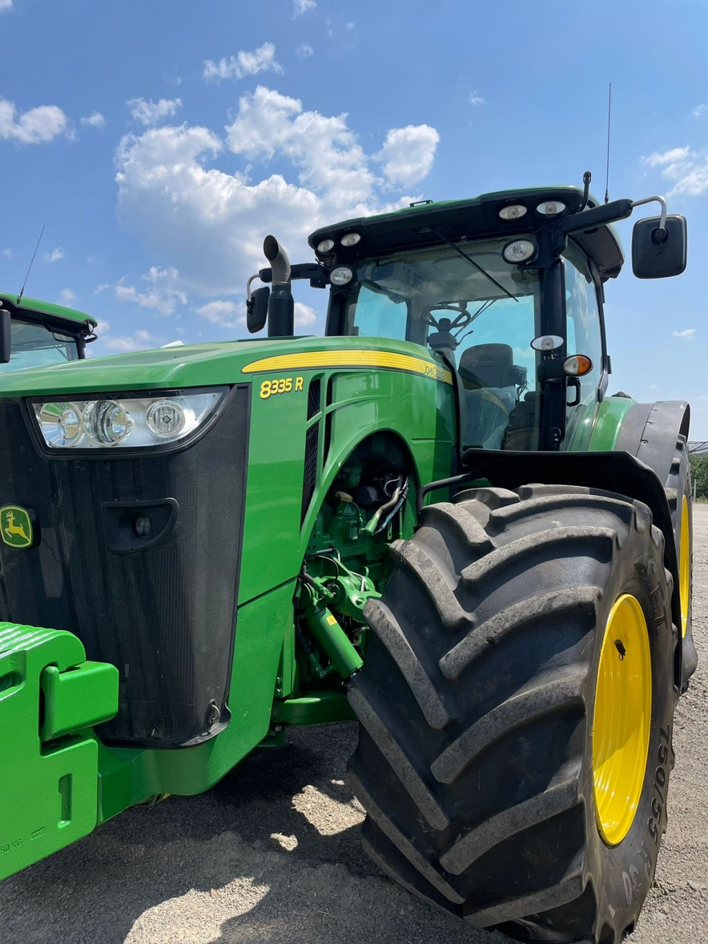Трактор John Deere - 8335R, 2013