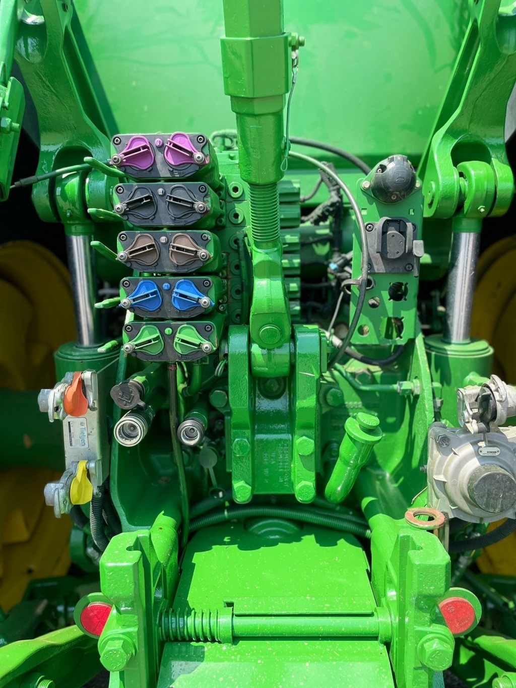 Трактор John Deere - 8335R, 2013