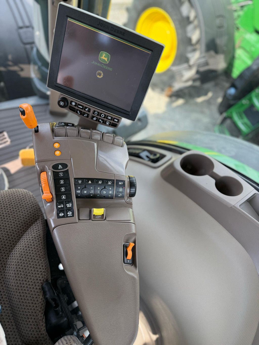 Трактор John Deere - 8320R, 2018