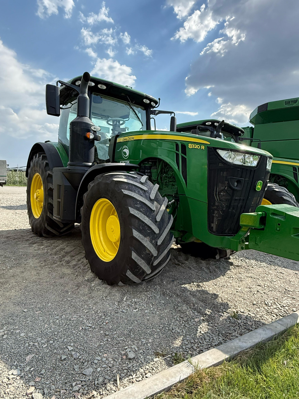 Трактор John Deere - 8320R, 2018